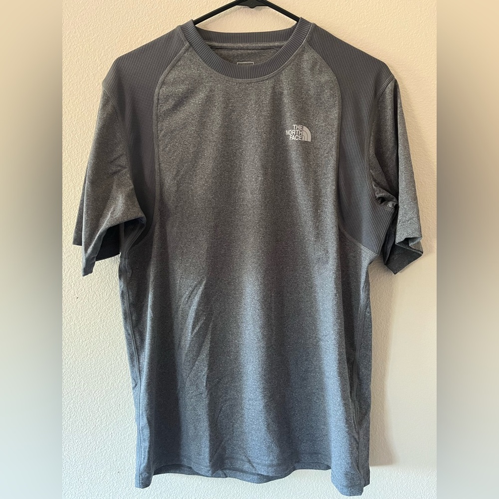 The North Face Activewear Shirt Mens Small Gray Lightweight
